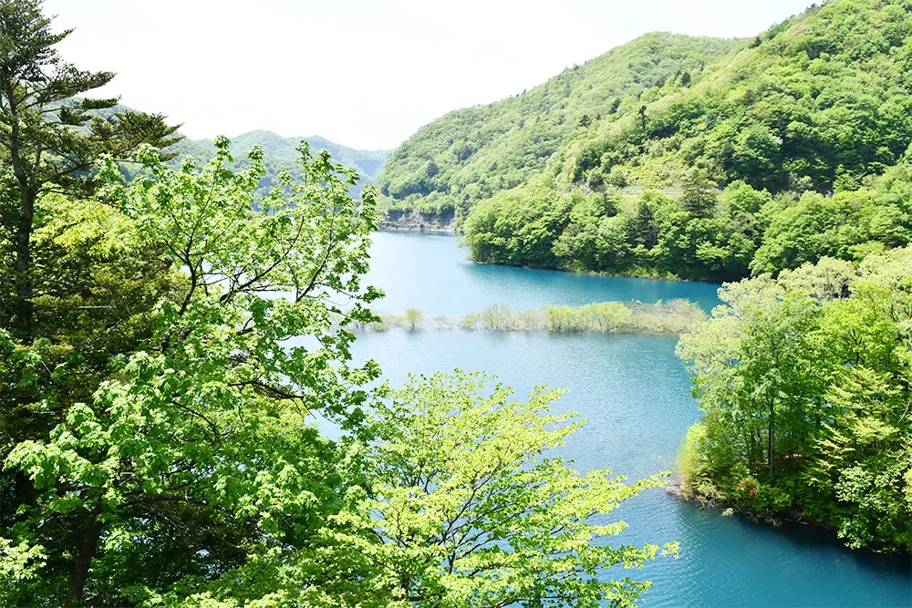 奥四万湖