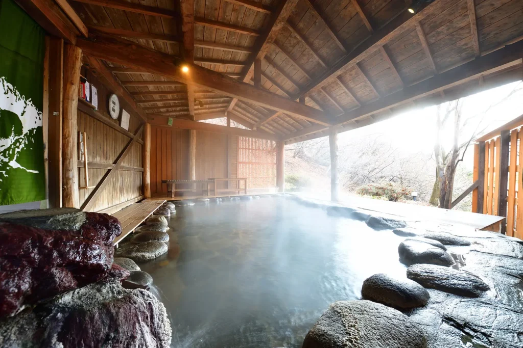 源泉掛け流し露天風呂「鹿覗きの湯」