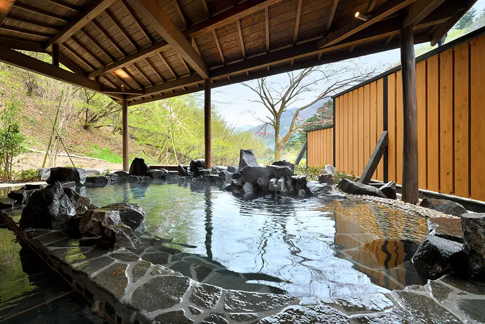 【鹿覗きの湯】